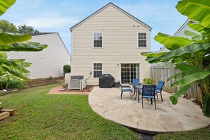 Unclassified image, 4 of 19, button - Bright + Airy 3-Bed Home in NW Raleigh.  Just Minutes from RDU + RTP! (Raleigh)