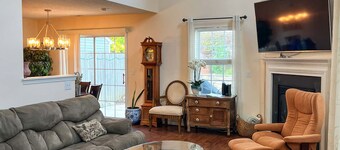 Bright + Airy 3-Bed Home in NW Raleigh with Fenced Yard. Minutes from RDU + RTP!