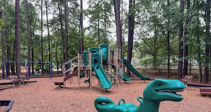 Bright + Airy 3-Bed Home in NW Raleigh. Just Minutes from RDU + RTP!