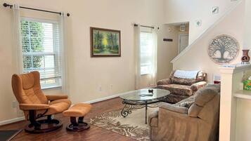 Télévision, cheminée