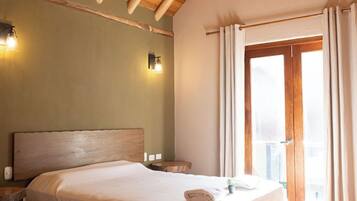 Desk, iron/ironing board, free WiFi