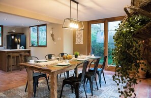 Hús - verönd | Borðstofa