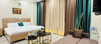 1-bedroom apartment in superb Islamabad with cool AC comfort