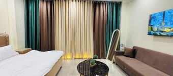 1-bedroom apartment near Islamabad International Airport with cool AC comfort
