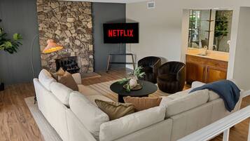 TV og peis