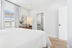 Room - Lonestar on the Plains  Designer 3BR Cottage Pet Friendly Close to Campus (Auburn)