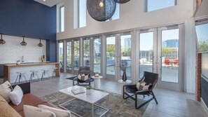 Living area - Super convenient location in Austin (Austin)