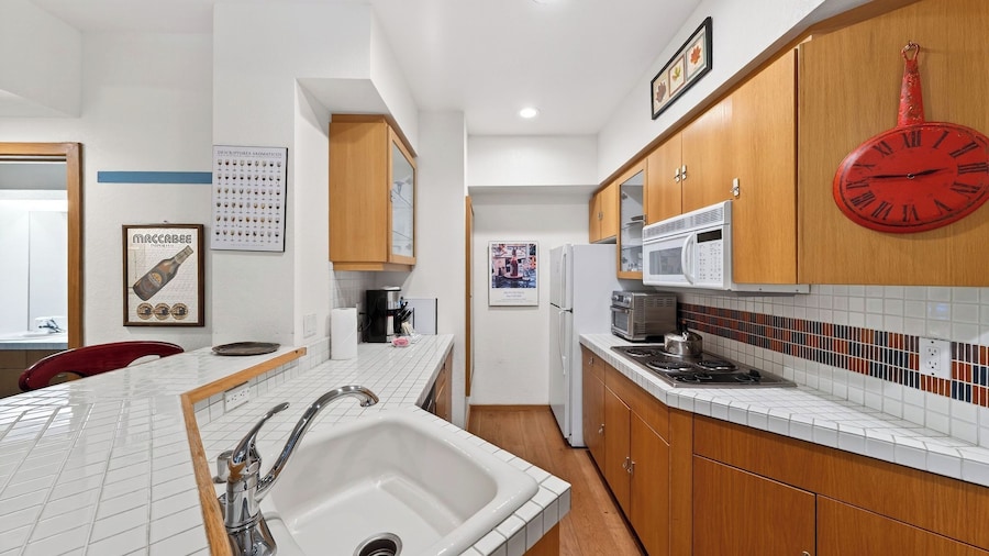 The Ridgeline by Avantstay Shared Pool + Hot Tub + Sauna Ski-in Access + Village Walk