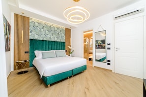 In-room safe, iron/ironing board, free WiFi, bed sheets