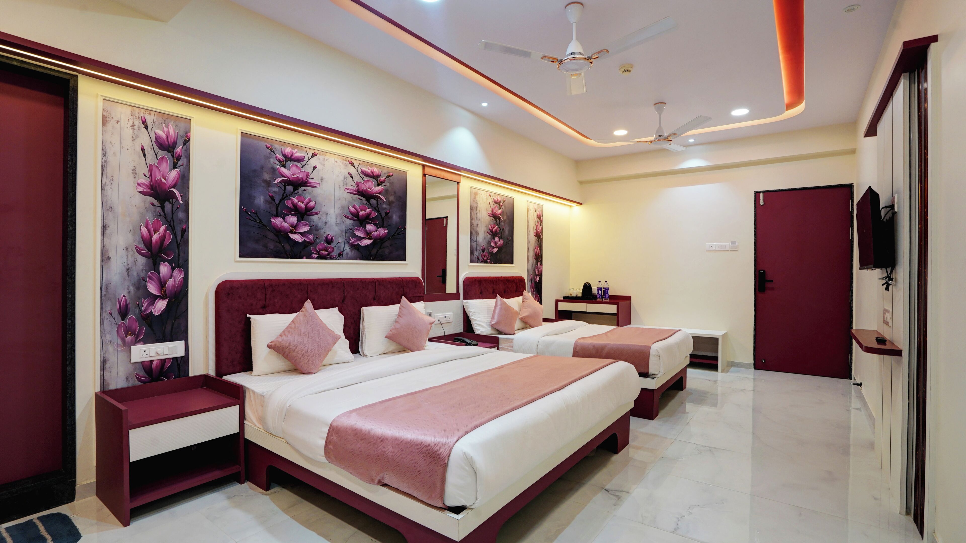 Deluxe Suite, Balcony, City View