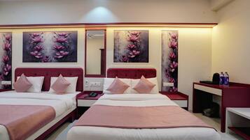 Deluxe Suite, Balcony, City View