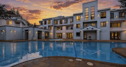 The Traverse by Avantstay Ski-in/ski-out Condo Pool, Hot Tub Access Steps to Kt-22