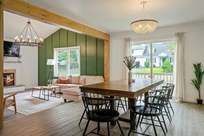 Dining - Hot Tub + Sauna Escape | Game Room, Fire Pit, Sleeps 14 (Tobyhanna)