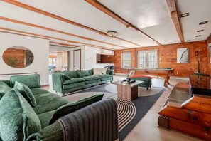 Luokittelematon kuva, 3 kautta 70, painike