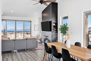 Dining - The Lazy Days Getaway at Bear Lake with Ideal Beach Access (Garden City)