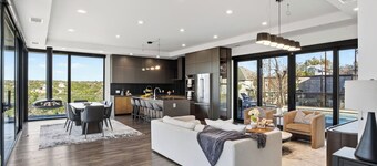 Hunters Estate by Avantstay Design-forward Hillside Home Private Pool + Firepit Close to Lake Travis + Downtown Austin