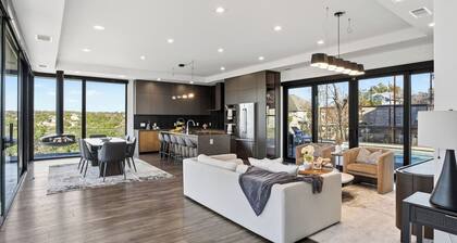 Hunters Estate by Avantstay Design-forward Hillside Home Private Pool + Firepit Close to Lake Travis + Downtown Austin