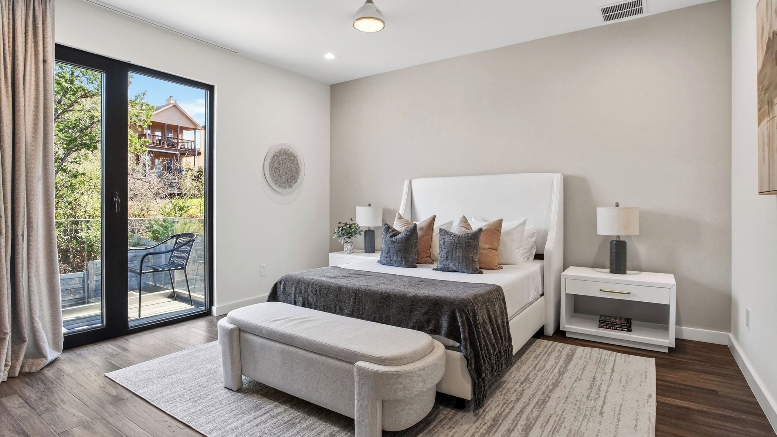 House (5 Bedrooms) | Interior