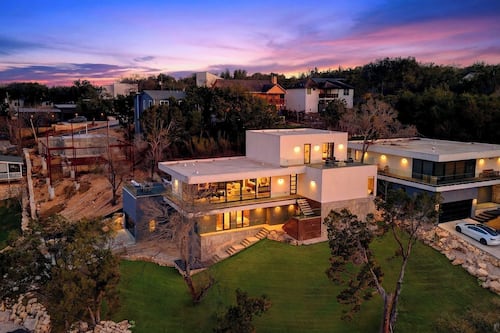 House (5 Bedrooms) | Interior