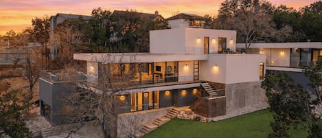 House (5 Bedrooms) | Front of property