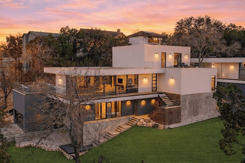 House (5 Bedrooms) | Front of property
