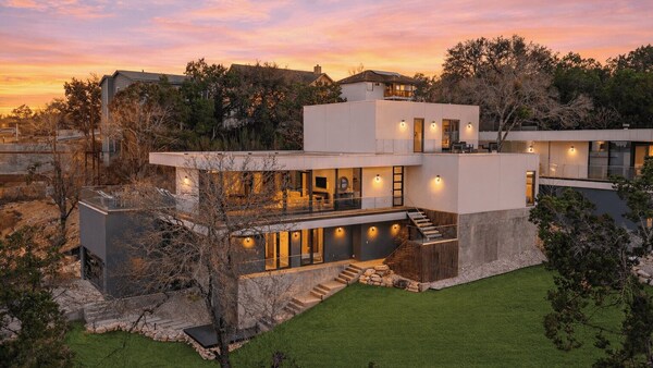 Hunters Estate By Avantstay Design-forward Hillside Home Private Pool + Firepit Close To Lake Travis + Downtown Austin - Lakeway, TX