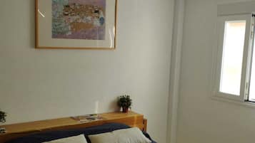2 slaapkamers, een strijkplank/strijkijzer, wifi, beddengoed