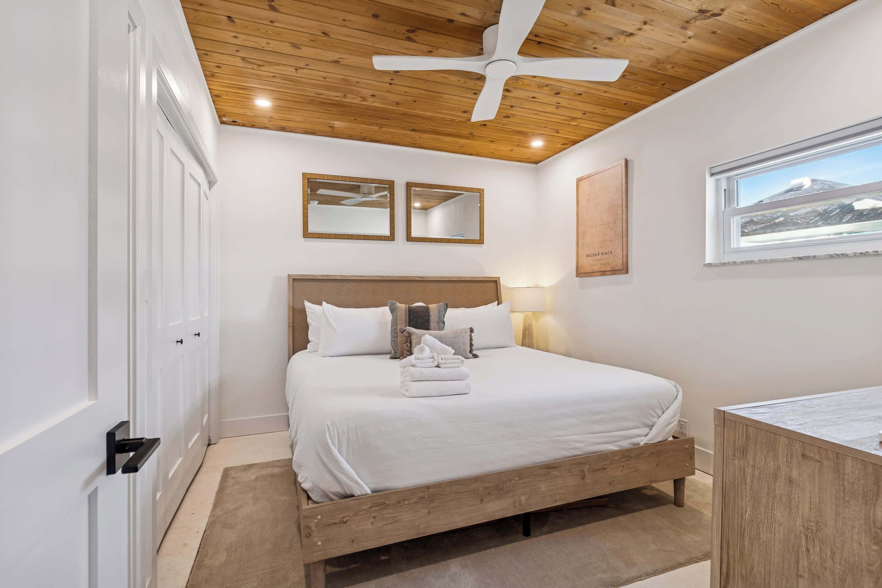 4 chambres, fer et planche à repasser, lit parapluie, Wi-Fi