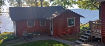 Vintage log cabin with fantastic views of Bowstring Lake