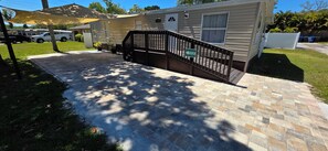 Property grounds - Lovely 3-bedroom mobile home with AC in charming Largo (Largo)