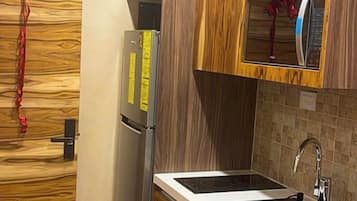 Microwave, stovetop, dishwasher