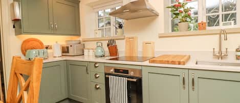 Dishwasher, cookware/dishes/utensils