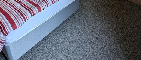 Double Room, Private Bathroom, Park View | Iron/ironing board, free WiFi