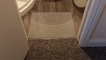 Double Room, Private Bathroom | Bathroom | Shower, towels, soap, shampoo
