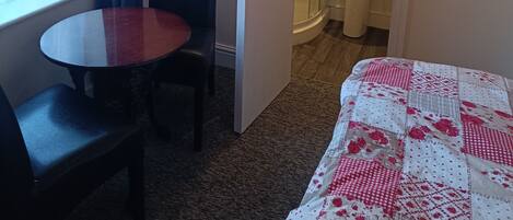 Double Room, Private Bathroom, Park View (clean and cosy room) | Iron/ironing board, free WiFi