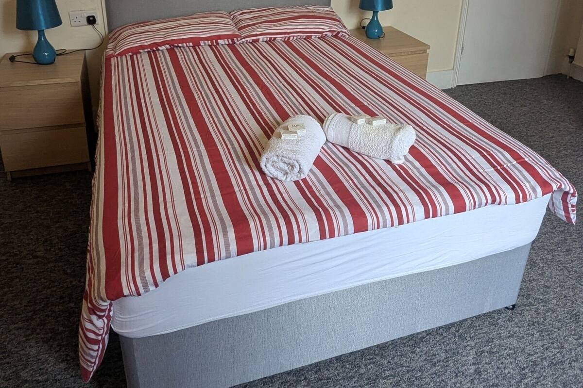 雙人房, 私人浴室, 公園景觀 (clean and cosy room) | 熨斗/熨衣板、免費無線上網