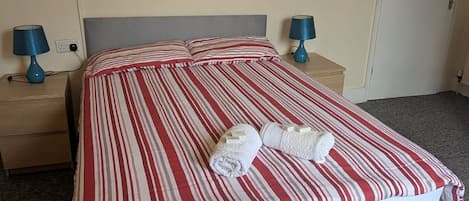 雙人房, 私人浴室, 公園景 (clean and cosy room) | 熨斗/熨衫板、免費 Wi-Fi