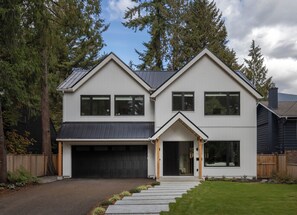 Exterior - Scandi Modern Family Home (North Vancouver)