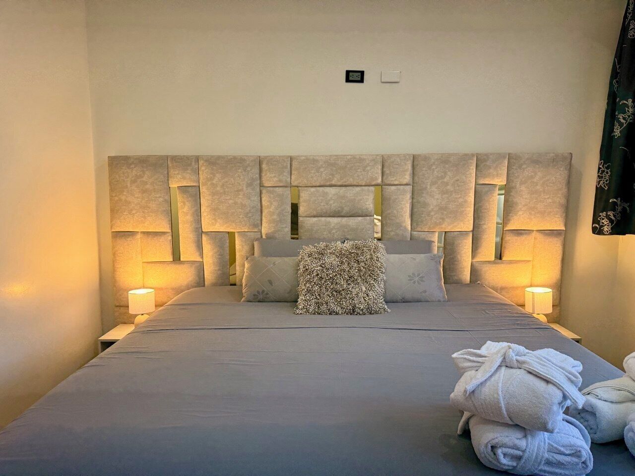 Superior Suite, 1 King Bed with Sofa bed, Balcony, Partial Ocean View