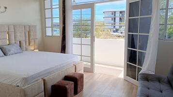 Superior Suite, 1 King Bed with Sofa bed, Balcony, Partial Ocean View