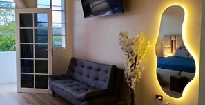 ห้องซูพีเรียสวีท, เตียงคิงไซส์ 1 เตียง และโซฟาเบด, ระเบียง, เห็นวิวมหาสมุทรบางส่วน | ภายใน