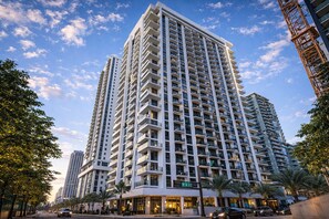 Perincian bahagian luar