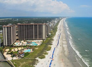 Beach - Luxury Villa in Caribbean Style Resort (North Myrtle Beach)