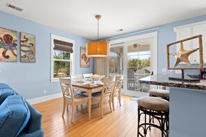 Dining - Luxury Villa in Caribbean Style Resort (North Myrtle Beach)