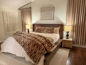 Unclassified image, 3 of 39, button - Beautiful 4-Bedroom Home with Lovely Pool in Chula Vista (Chula Vista)