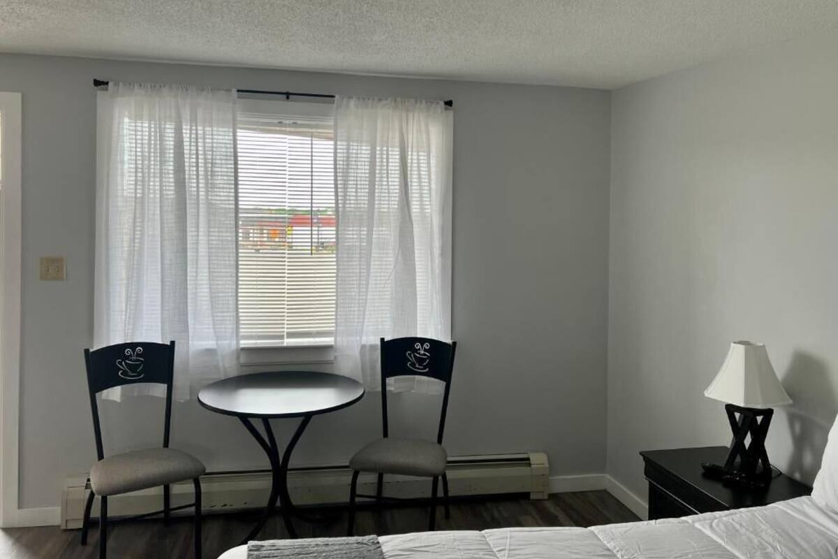 Desk, laptop workspace, free WiFi