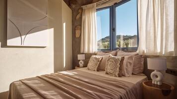 7 bedrooms, iron/ironing board, WiFi, bed sheets