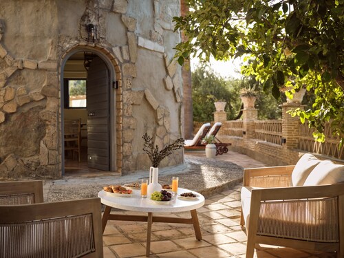 Ilision Stone Tower   Private Heart Shaped Pool