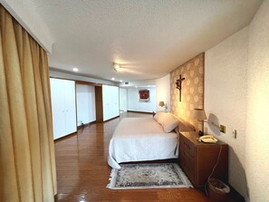 3 bedrooms, desk, iron/ironing board, free WiFi - 3BR, great view in the heart of Polanco (Ciudad de México)