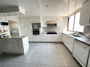 Fridge, microwave, oven, stovetop - 3BR, great view in the heart of Polanco (Ciudad de México)